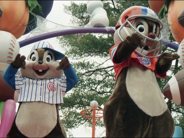 チップとデール（ディズニー・ハロウィーン・パレード 2004）