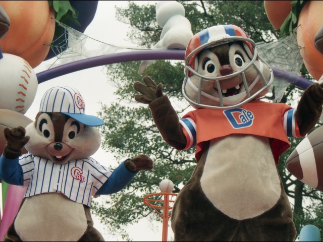 チップとデール（ディズニー・ハロウィーン・パレード 2004）