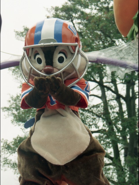 デール（ディズニー・ハロウィーン・パレード）
