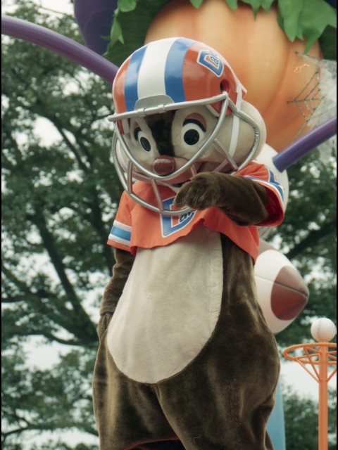 デール（ディズニー・ハロウィーン・パレード）