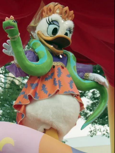 デイジーダック（ディズニー・ハロウィーン・パレード）