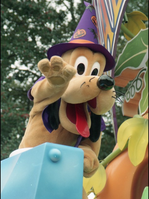 プルート（ディズニー・ハロウィーン・パレード 2004）