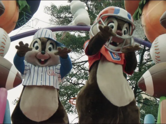 チップとデール（ディズニー・ハロウィーン・パレード 2004）