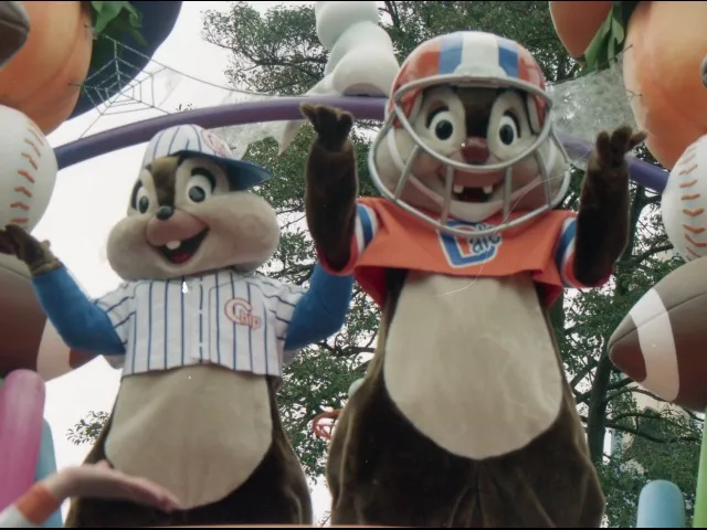 チップとデール（ディズニー・ハロウィーン・パレード 2004）