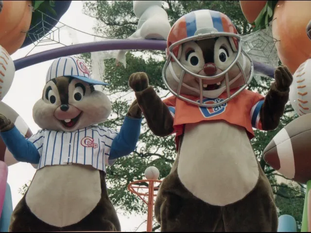 チップとデール（ディズニー・ハロウィーン・パレード 2004）