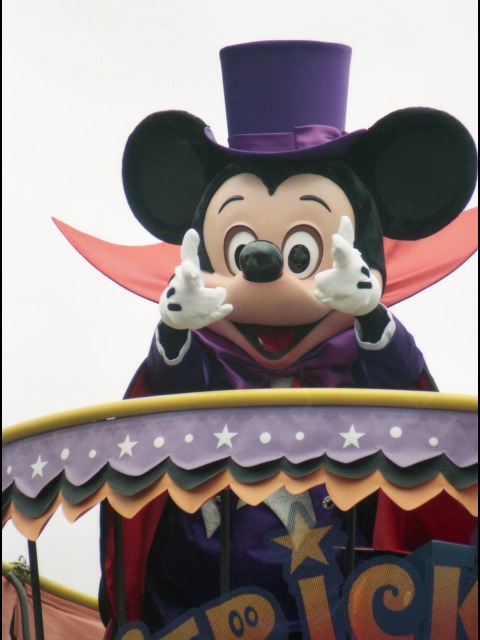 ミッキーマウス（ディズニー・ハロウィーン・パレード 2004）