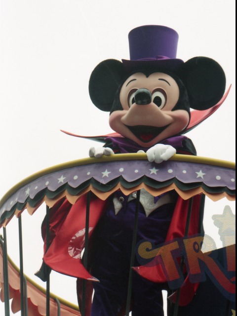 ミッキーマウス（ディズニー・ハロウィーン・パレード 2004）