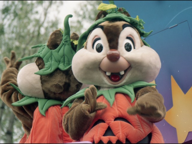 デール（ディズニー・ハロウィーン・パレード 2004）