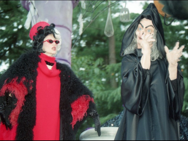 クルエラとウィックド・ウィッチ（ディズニー・ハロウィーン・パレード 2004）