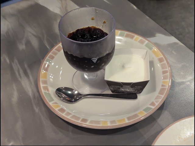 コーヒーゼリー＆ミルクジェラート（サイゼリヤ）