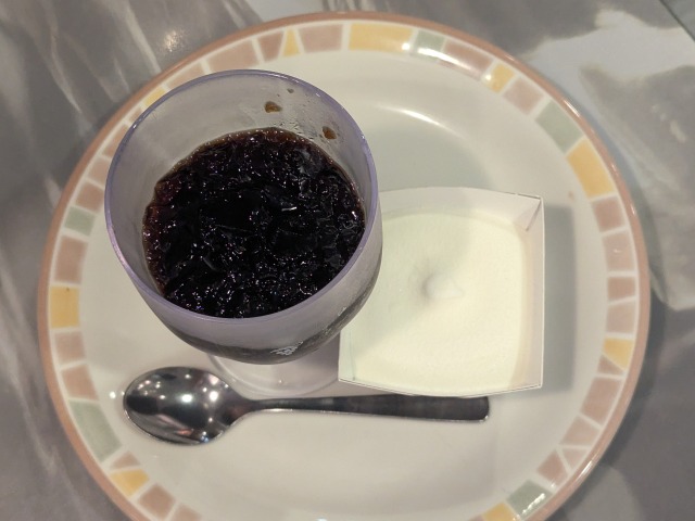 コーヒーゼリー＆ミルクジェラート 上面（サイゼリヤ）