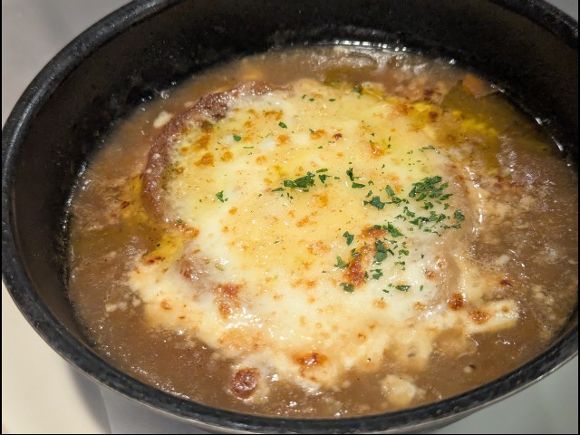 たまねぎのズッパ アップ（サイゼリヤ）