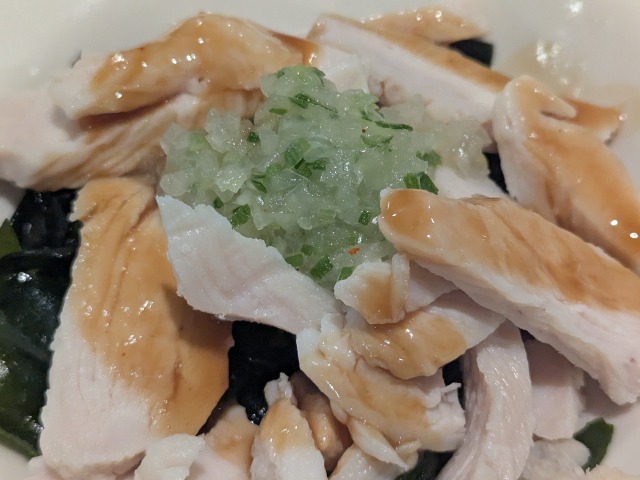 蒸し鶏の香味ソース アップ（サイゼリヤ）