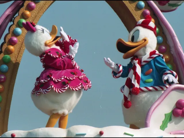 デイジーとドナルド（ミッキーのクリスマス・オン・パレード）
