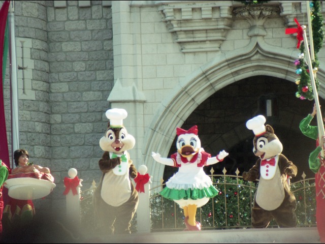 デール、デイジー、チップ（ミッキーのクリスマスプレゼント）