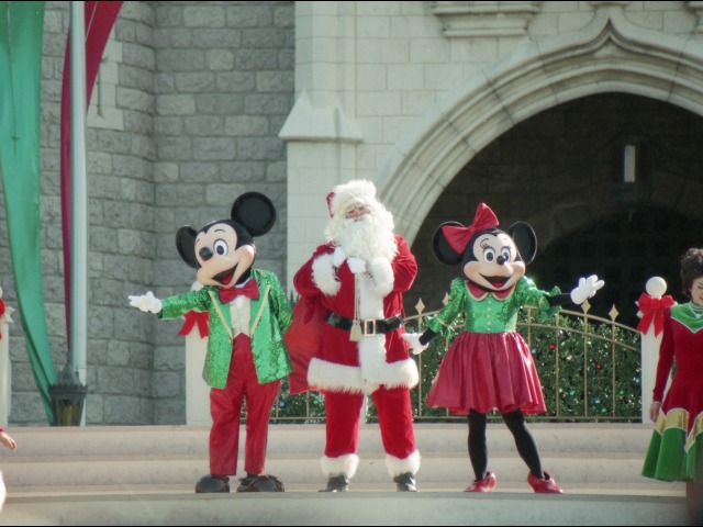 ミッキー、サンタ、ミニー（ミッキーのクリスマスプレゼント）