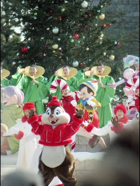 ドーピー、デール、ピノキオ（ミッキーのクリスマスプレゼント）