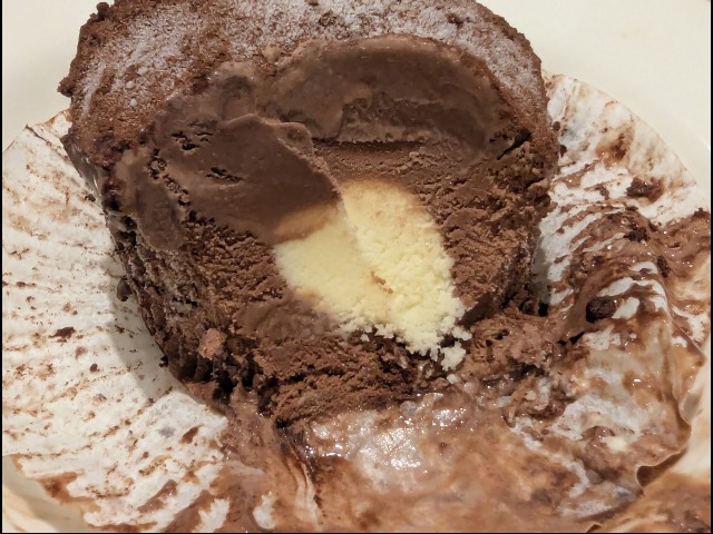 トリフアイスクリーム 断面（サイゼリヤ）
