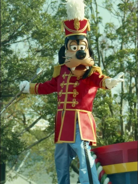 グーフィー（ミッキーのクリスマス・オン・パレード）