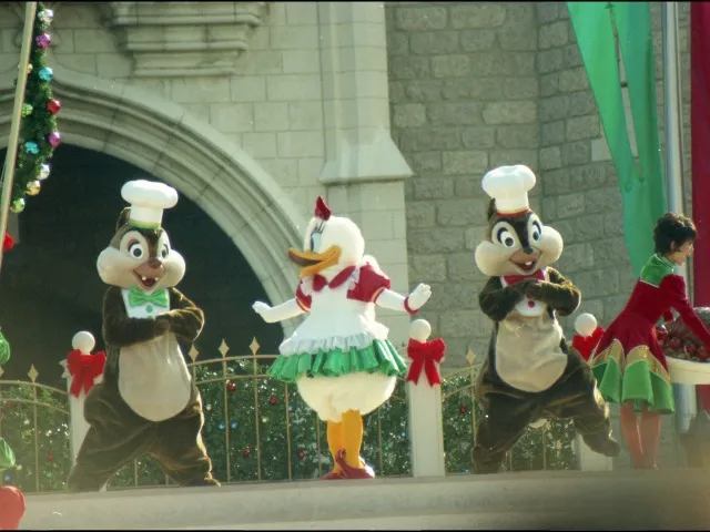 デール、デイジー、チップ（ミッキーのクリスマスプレゼント）