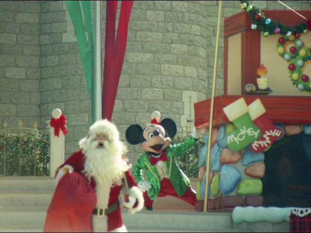 サンタクロースとミッキー（ミッキーのクリスマスプレゼント）