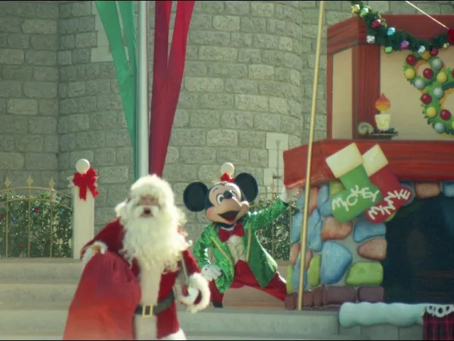 サンタクロースとミッキー（ミッキーのクリスマスプレゼント）