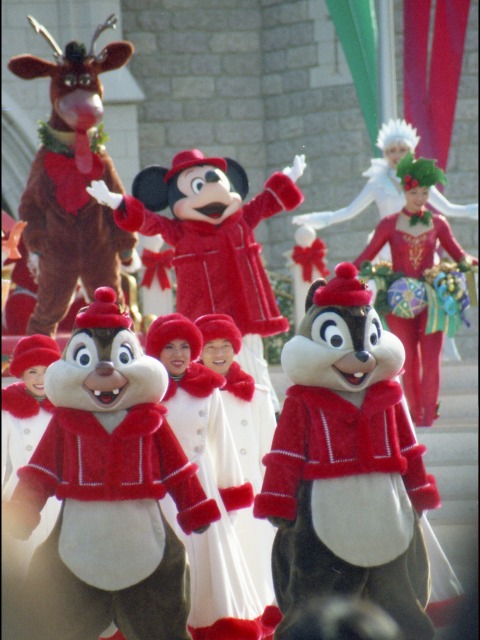 ミッキー、デール、チップ（ミッキーのクリスマスプレゼント）