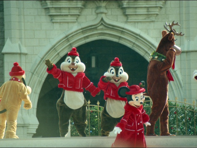 プルート、デール、チップ、ミニー（ミッキーのクリスマスプレゼント）