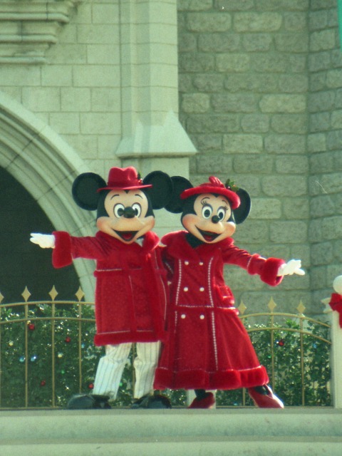 ミッキーとミニー（ミッキーのクリスマスプレゼント）