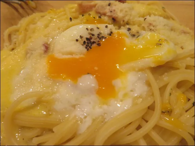 半熟卵のカルボナーラ 黄身つぶし（サイゼリヤ）