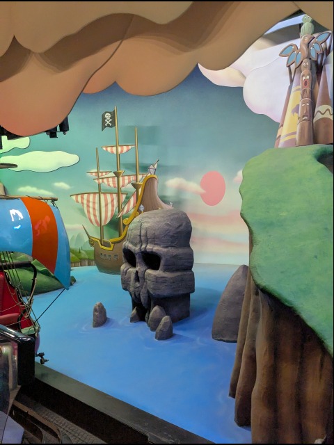 ドクロ岩（ピーターパン空の旅）