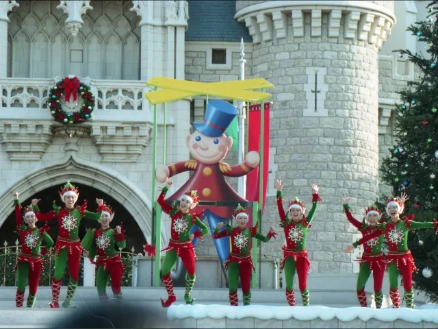 小人の妖精たち（ミッキーのクリスマスプレゼント）