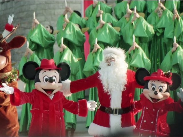 ミッキー、サンタ、ミニー（ミッキーのクリスマスプレゼント）