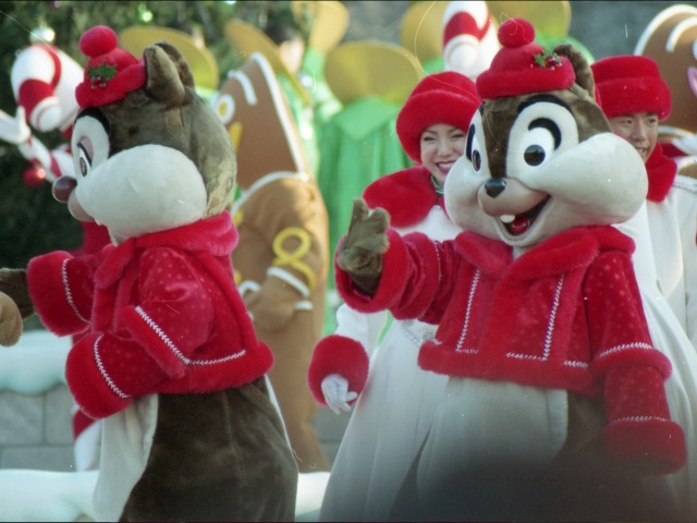 デールとチップ（ミッキーのクリスマスプレゼント）