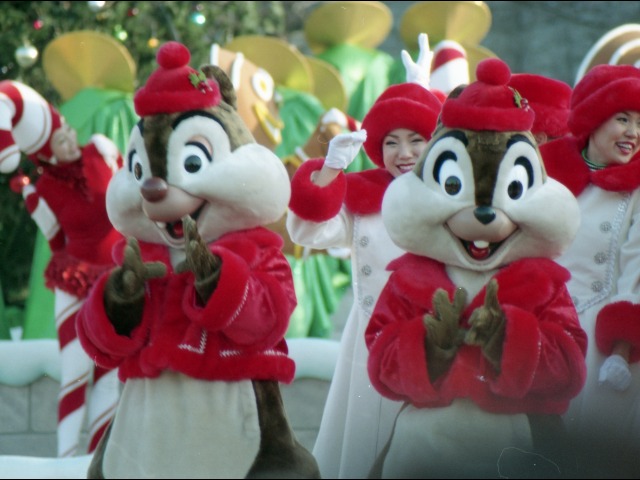 デールとチップ（ミッキーのクリスマスプレゼント）
