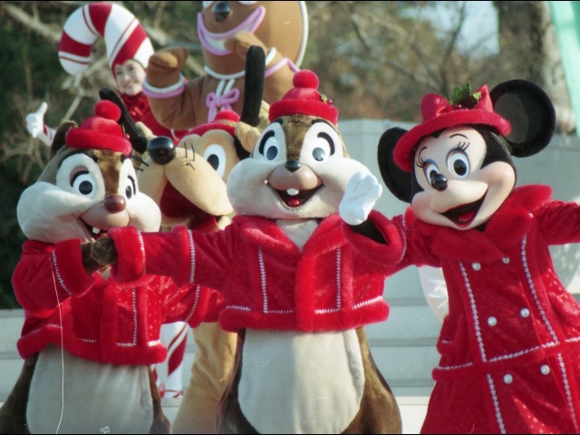デール、プルート、チップ、ミニー（ミッキーのクリスマスプレゼント）