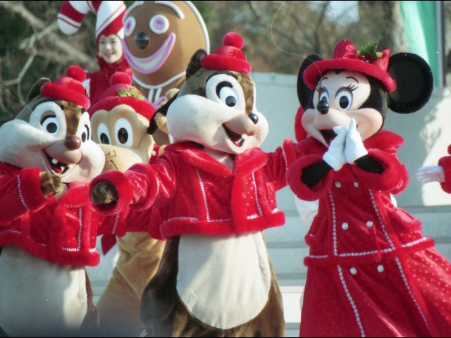 デール、プルート、チップ、ミニー（ミッキーのクリスマスプレゼント）