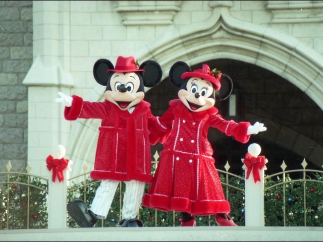 ミッキーとミニー（ミッキーのクリスマスプレゼント）