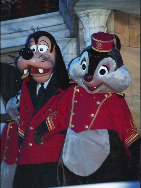 グーフィーとデール（クリスマス・ホリデー・イン・ニューヨーク）