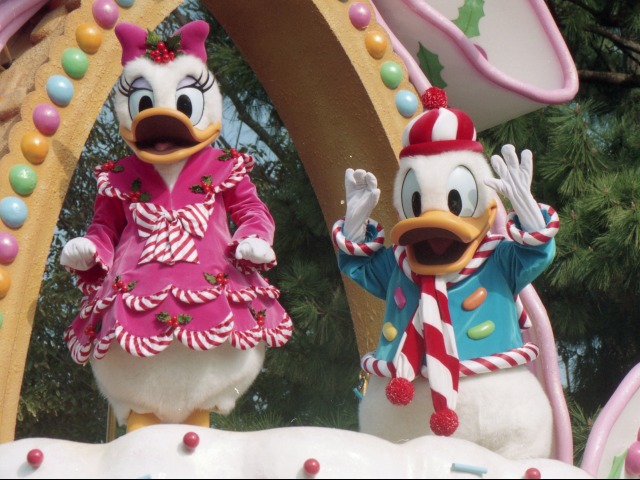 デイジーとドナルド（ミッキーのクリスマス・オン・パレード）
