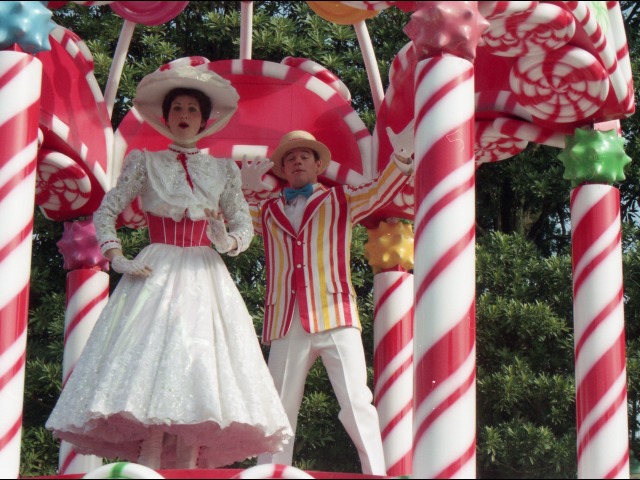 メリーポピンズとバート（ミッキーのクリスマス・オン・パレード）