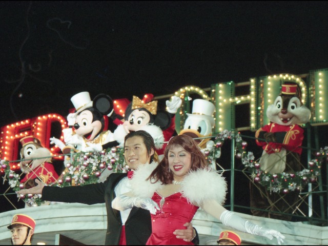 チップ、ミッキー、ミニー、ドナルド、デール（クリスマス・ホリデー・イン・ニューヨーク）