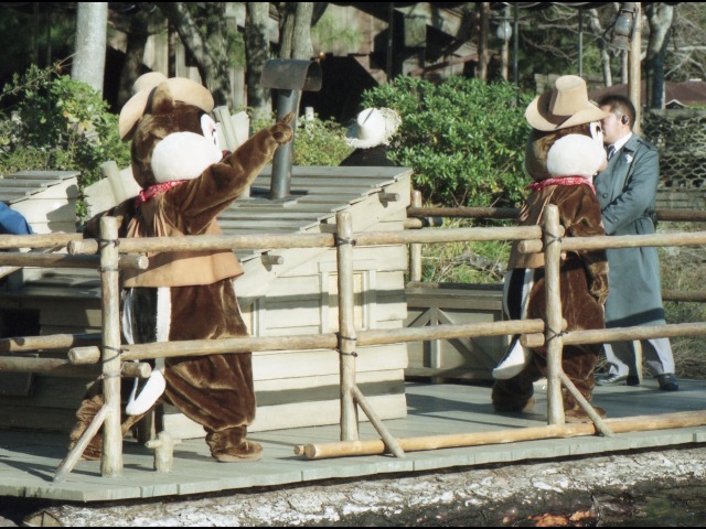いかだのデールとチップ（ウエスタンランド）