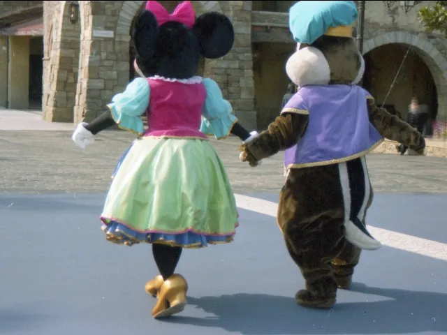 ミニーとデール(エントランス)