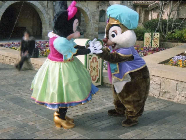 ミニーとデール（エントランス）