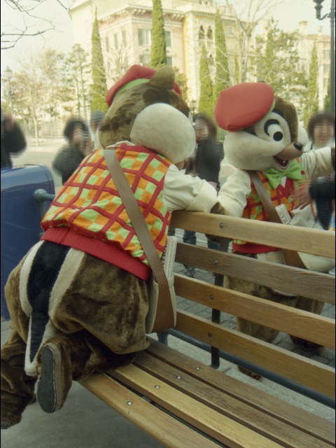 デールとチップ（アメリカンウォーターフロント）