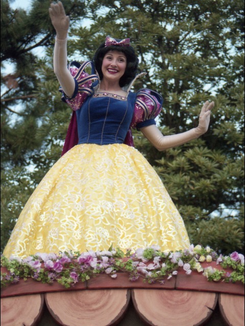 白雪姫（ディズニー・プリンセス・プロセッション“ブーケ・オブ・ラブ”）