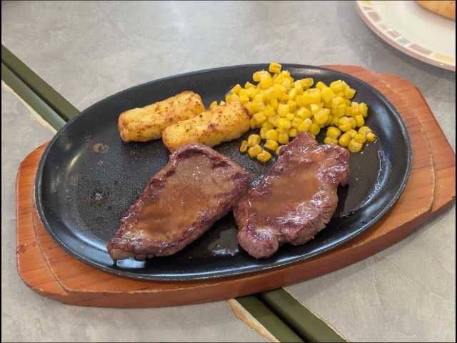 ビーフステーキ（サイゼリヤ）