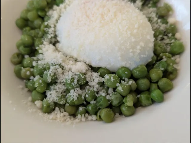 柔らか青豆の温サラダ アップ（サイゼリヤ）