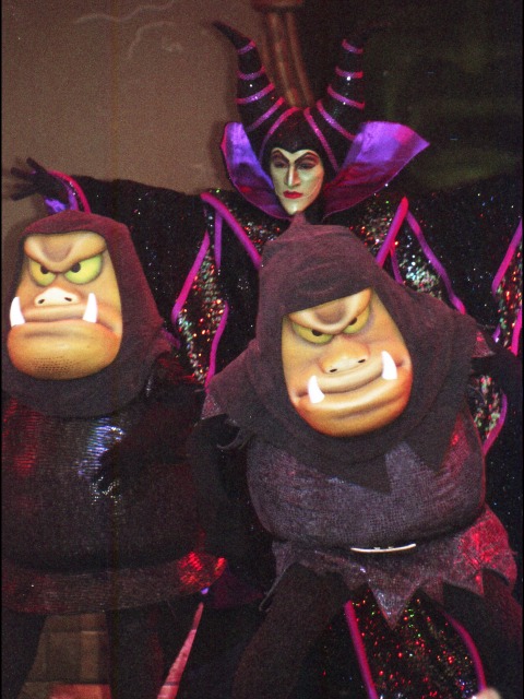 マレフィセントとグーン（ワンマンズ・ドリームⅡ－ザ・マジック・リブズ・オン）